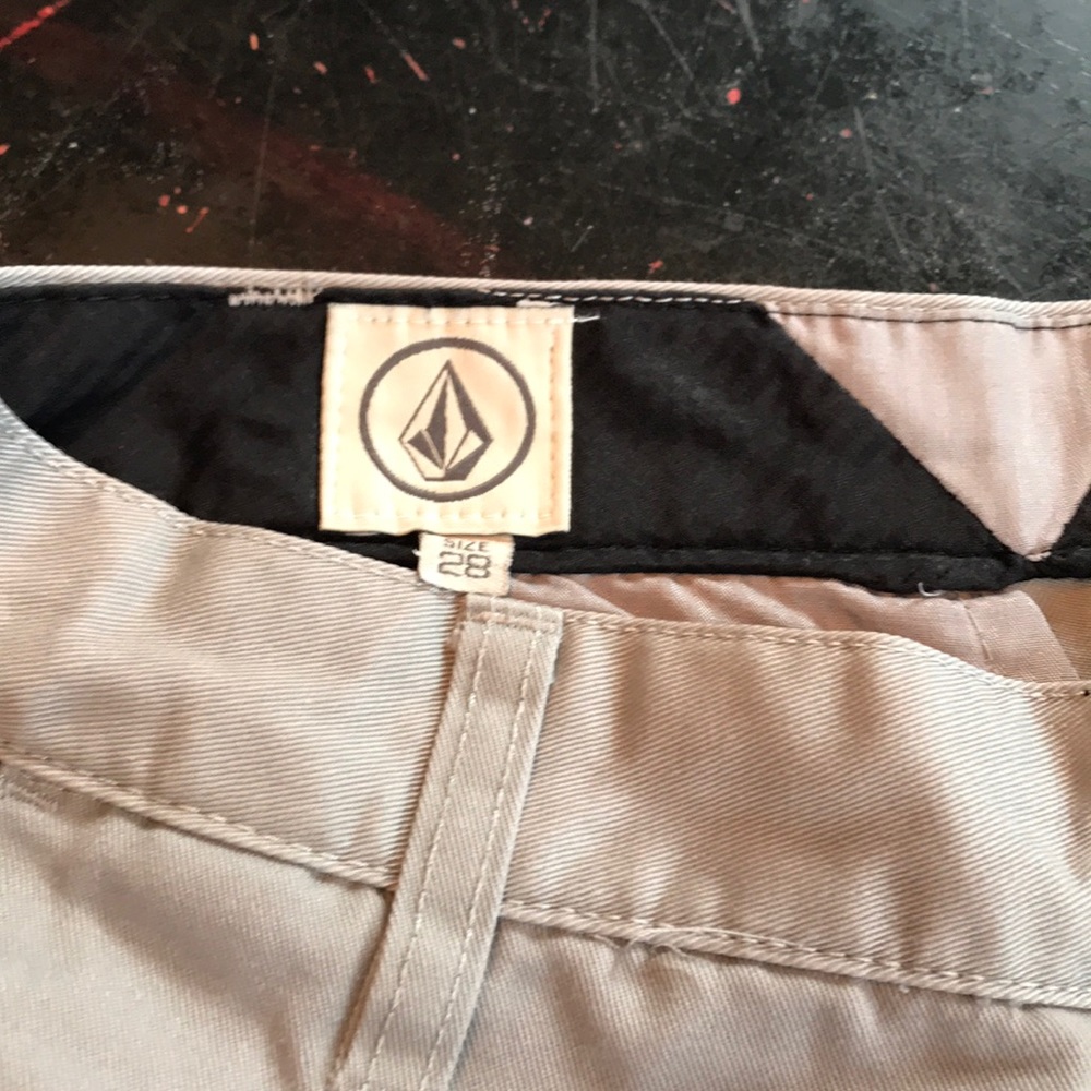 Volcom shorts - Picture 2 of 5